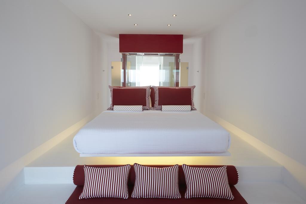 Hotel Adore Santorini