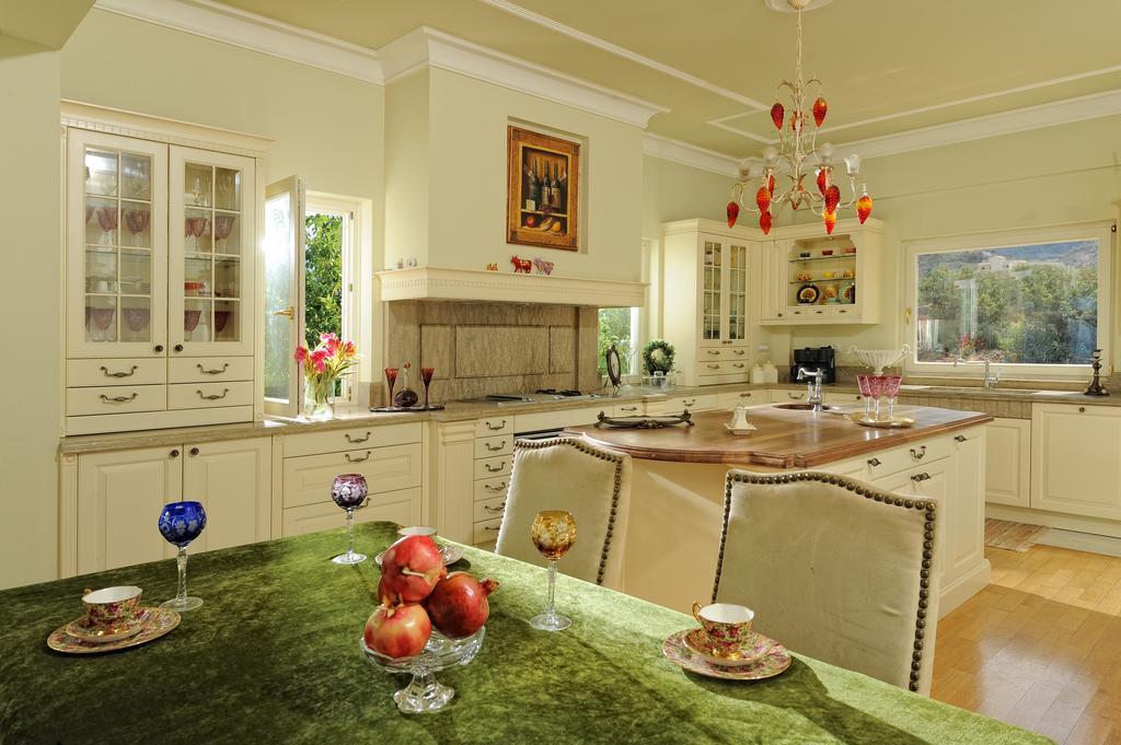 Iris Luxury House Villa