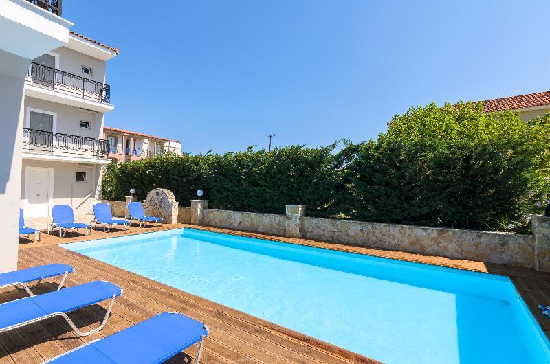 Karras Annex Hotel 3*