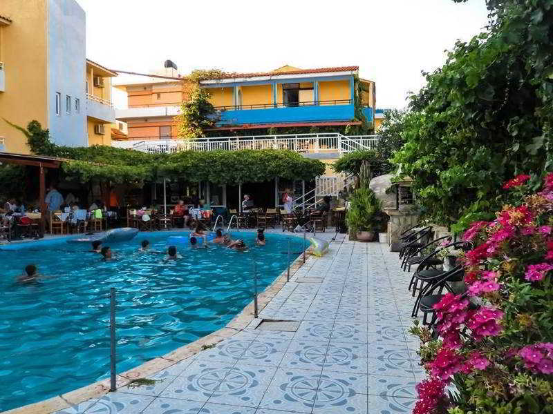 Roxani Hotel