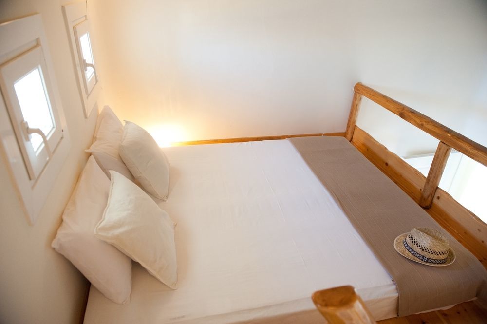 Alexander Mykonos *