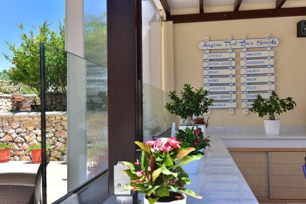 Angira 3* Kamari (Santorini)