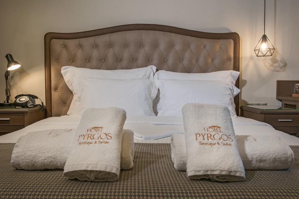 Pyrgos Hotel 2*