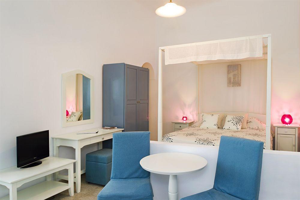 Nonis Fira (Santorini)