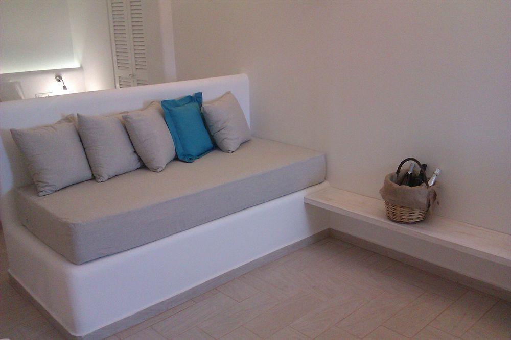 Alizea & 3* Fira (Santorini)