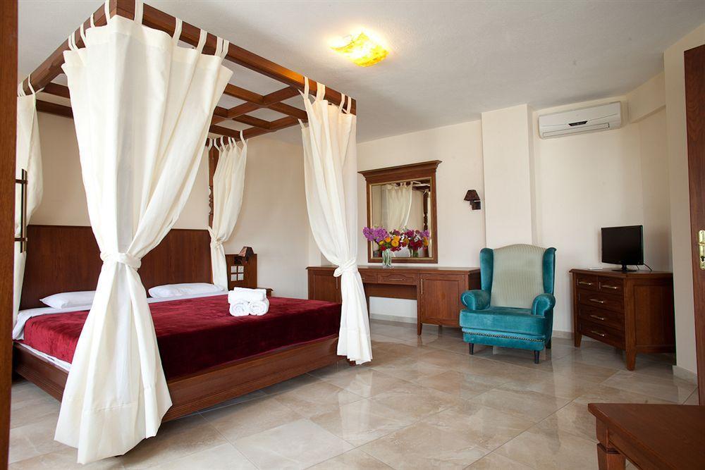 Blue Sea 3* Toroni