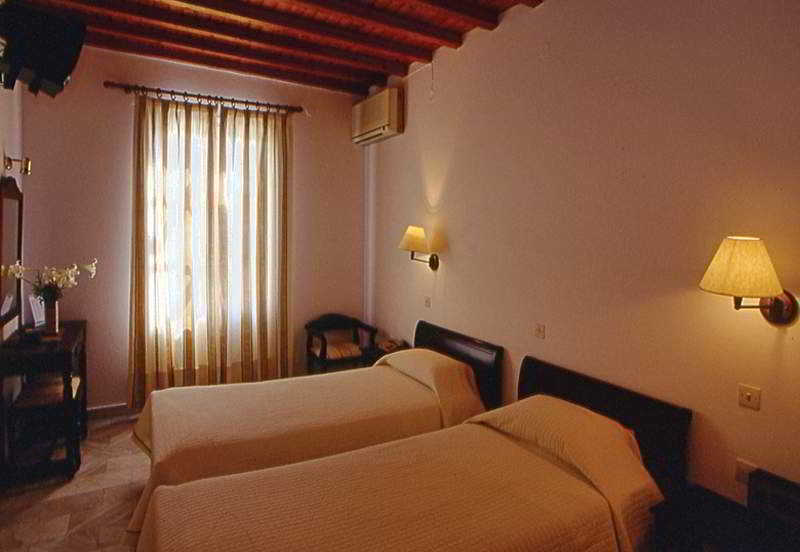 Vienoula's Garden Hotel 4*
