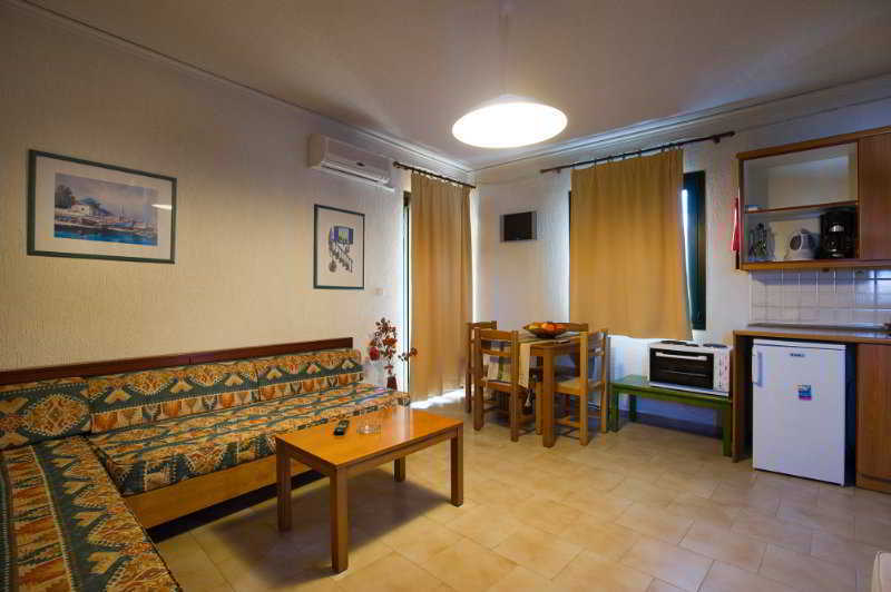 Rainbow Aparthotel 2*