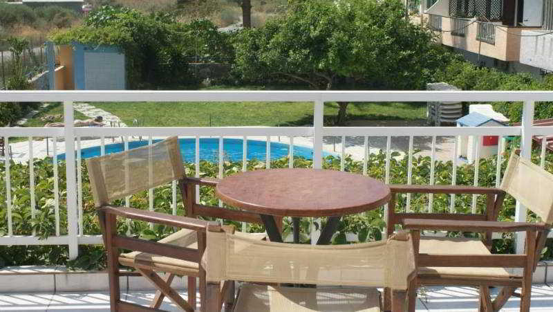 Roxani 3*