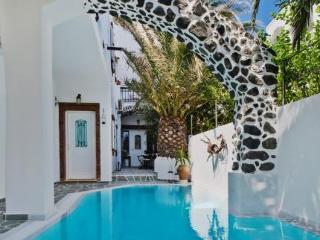 Galatia Fira (Santorini)