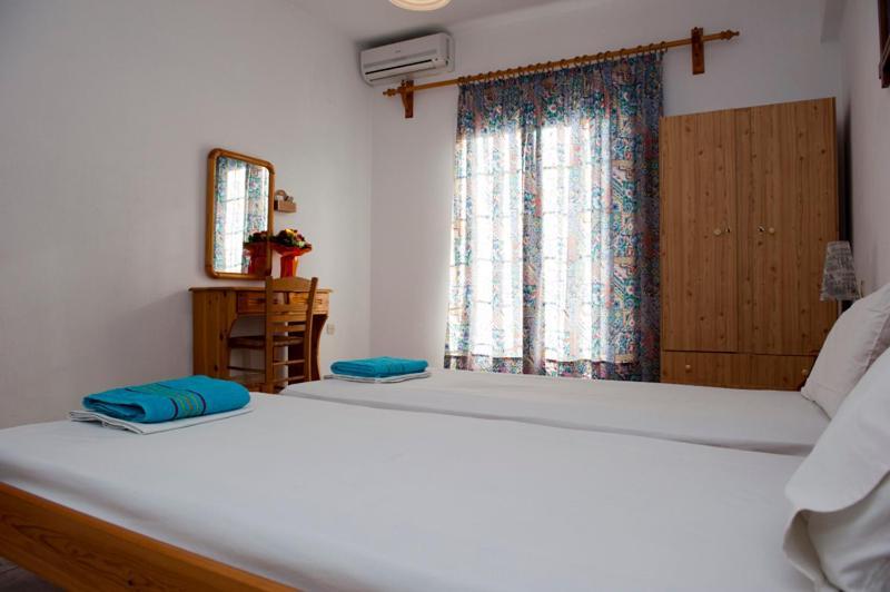 Syraina Apartment Skiathos Town