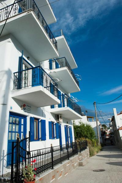 Syraina * Skiathos Town