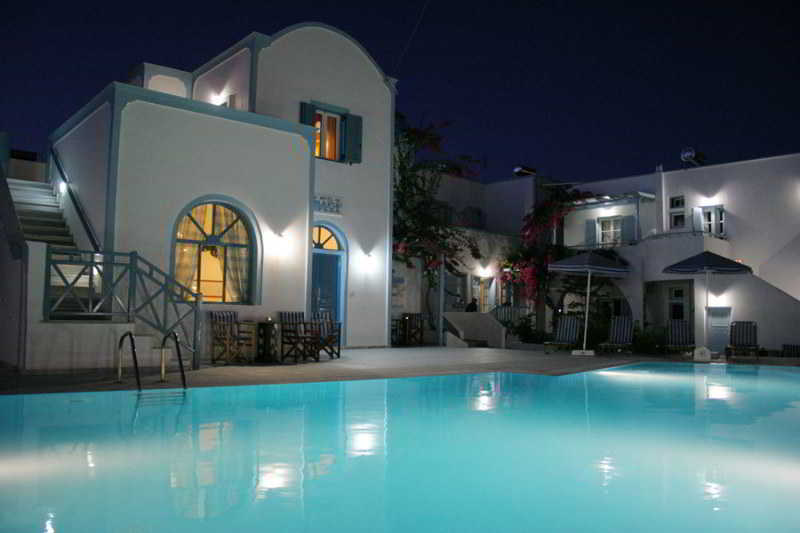 Preka Maria Kamari (Santorini)