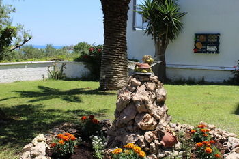 Panorama Studios & Apartment Amoudi