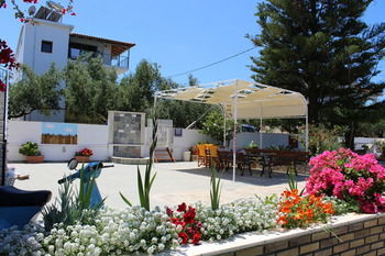 Panorama Studios & Apartment Amoudi