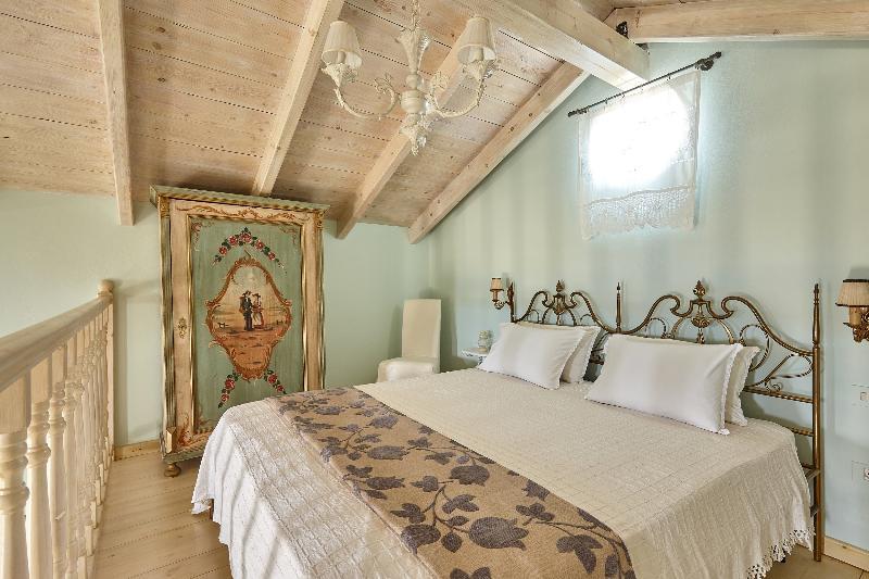 Orelia Cretan & Deluxe Holiday home *