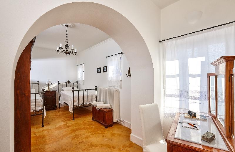 Orelia Cretan & Deluxe Holiday home