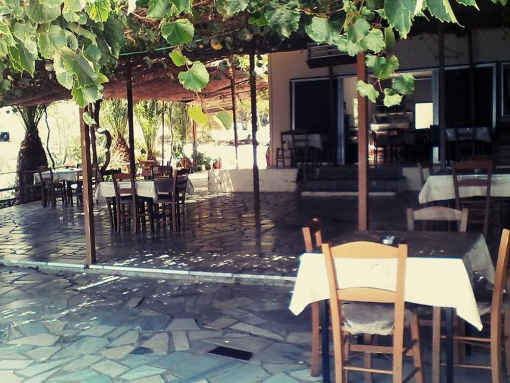 Aparthotel Sfinias