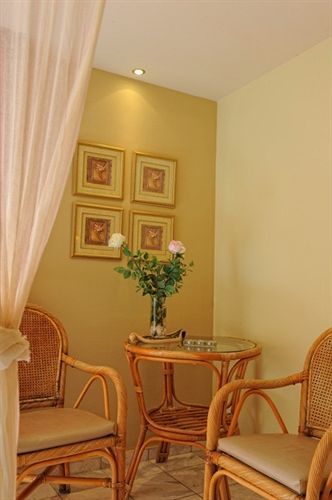 Drossia Palms And Nisos Aparthotel