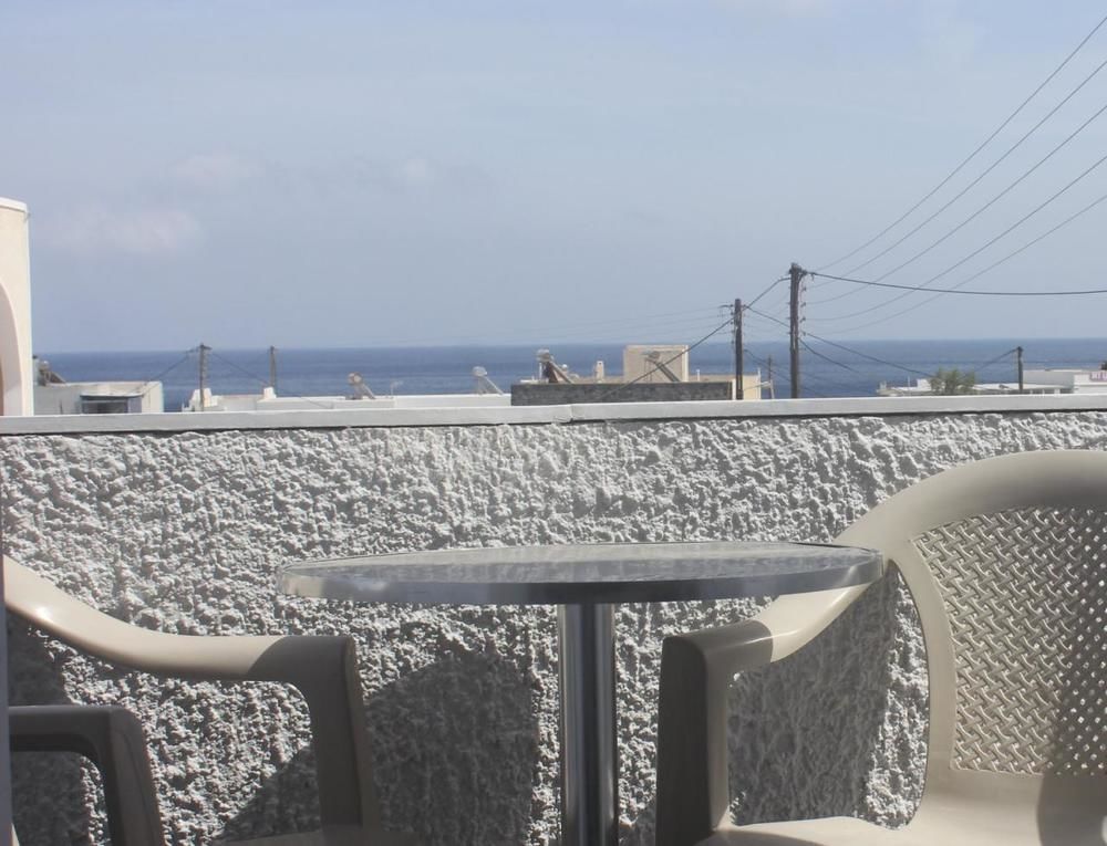Join Us Cost 2* Kamari (Santorini)
