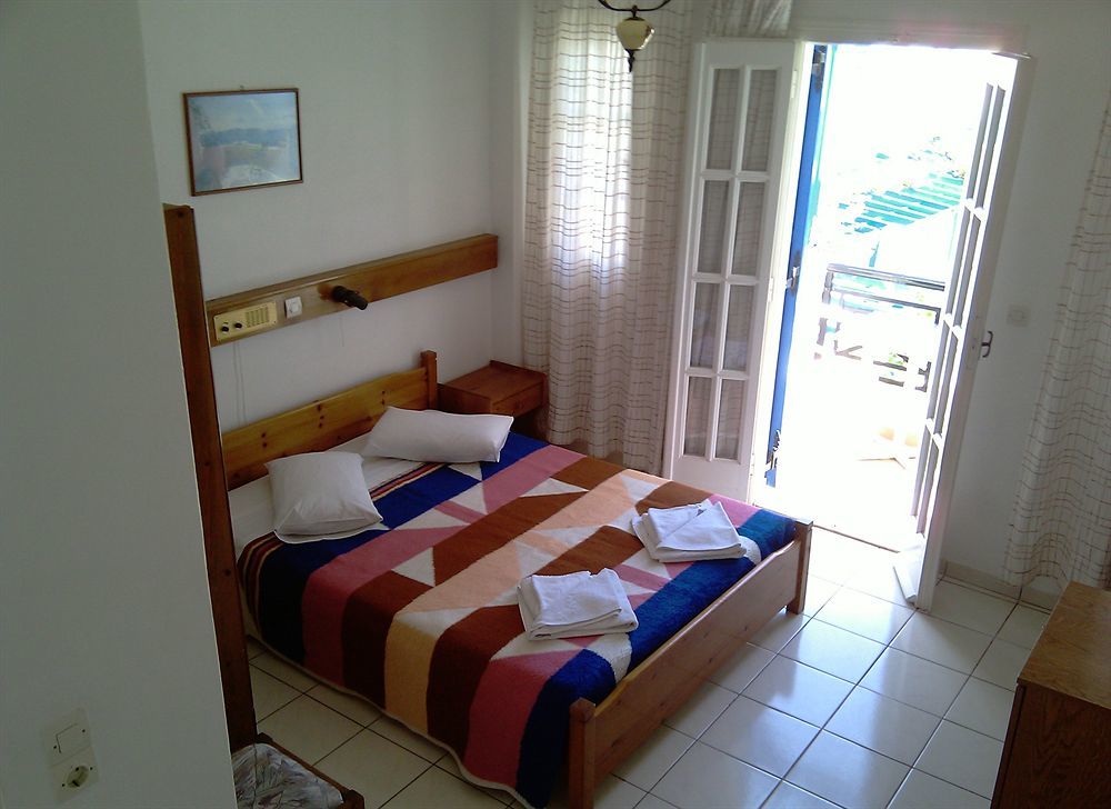 Levante 2* Kamari (Santorini)