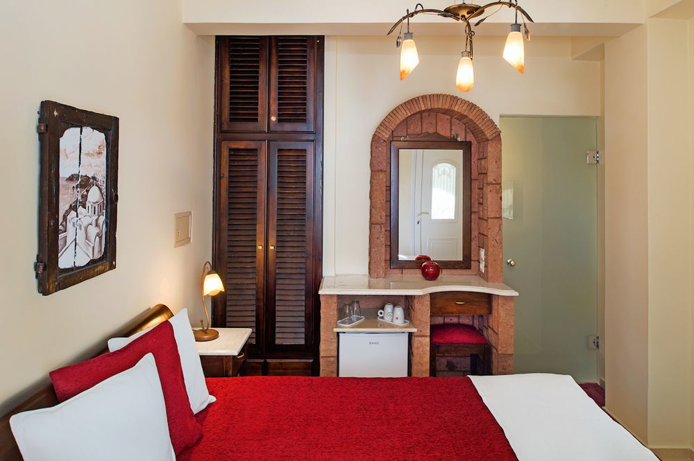 Galatia Hotel Fira (Santorini)