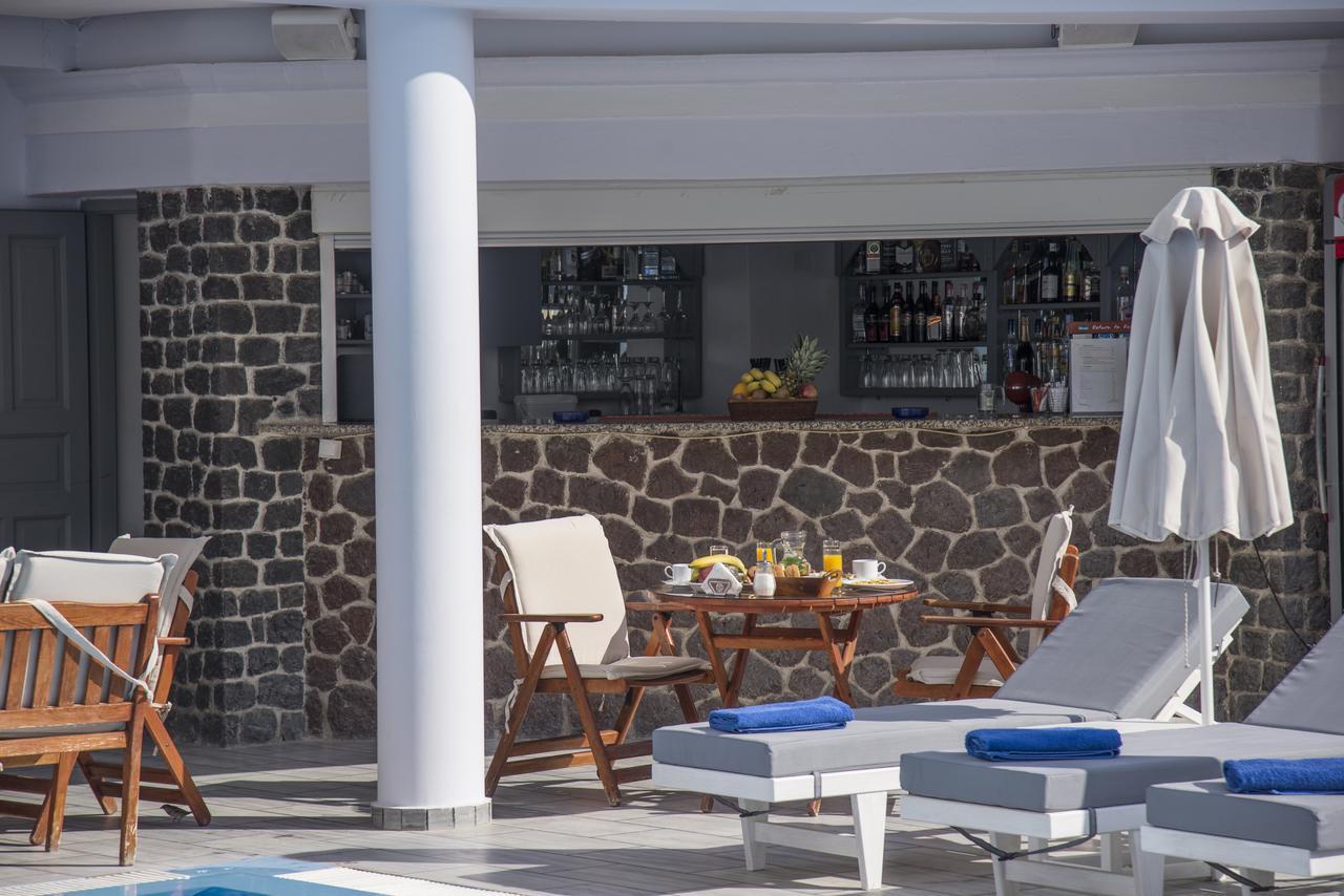 Blue Waves & Kamari (Santorini)