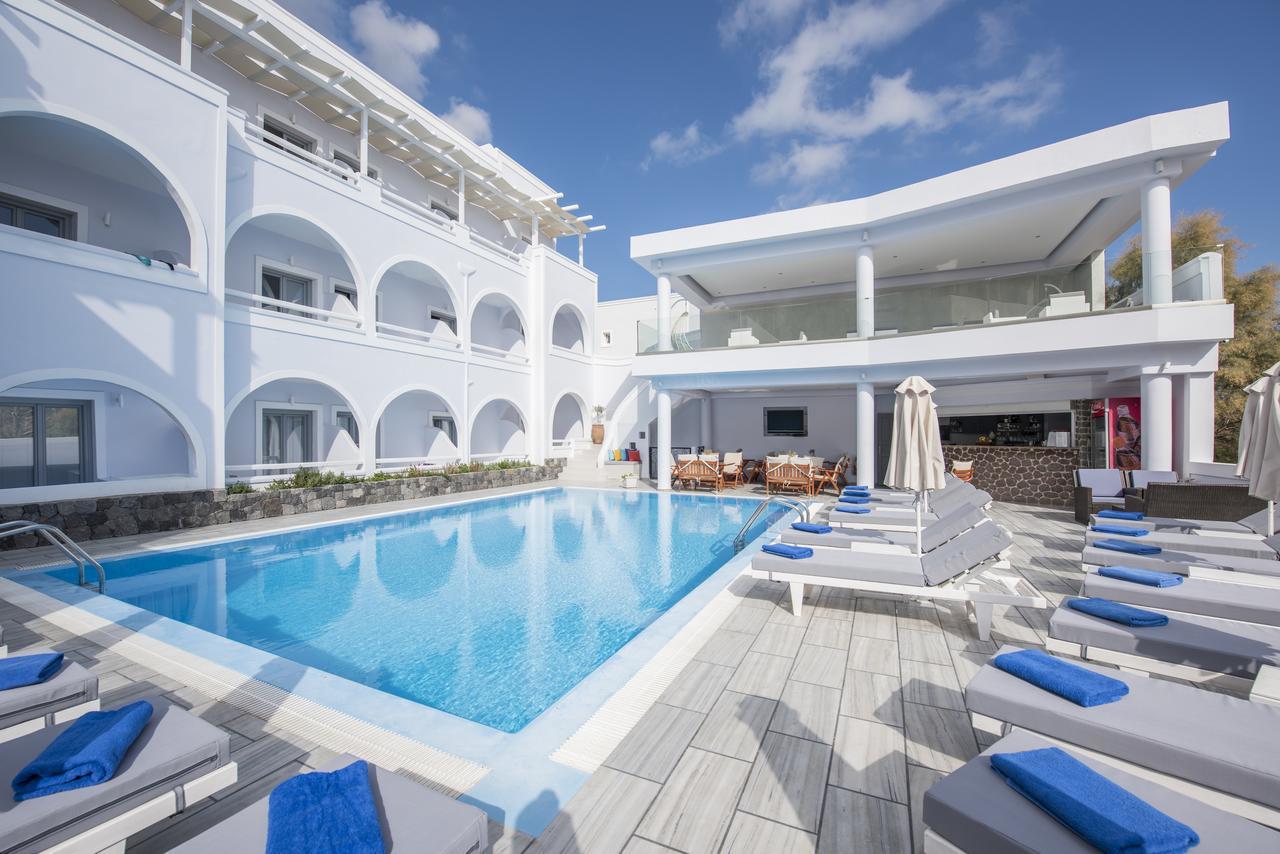 Blue Waves & Kamari (Santorini)