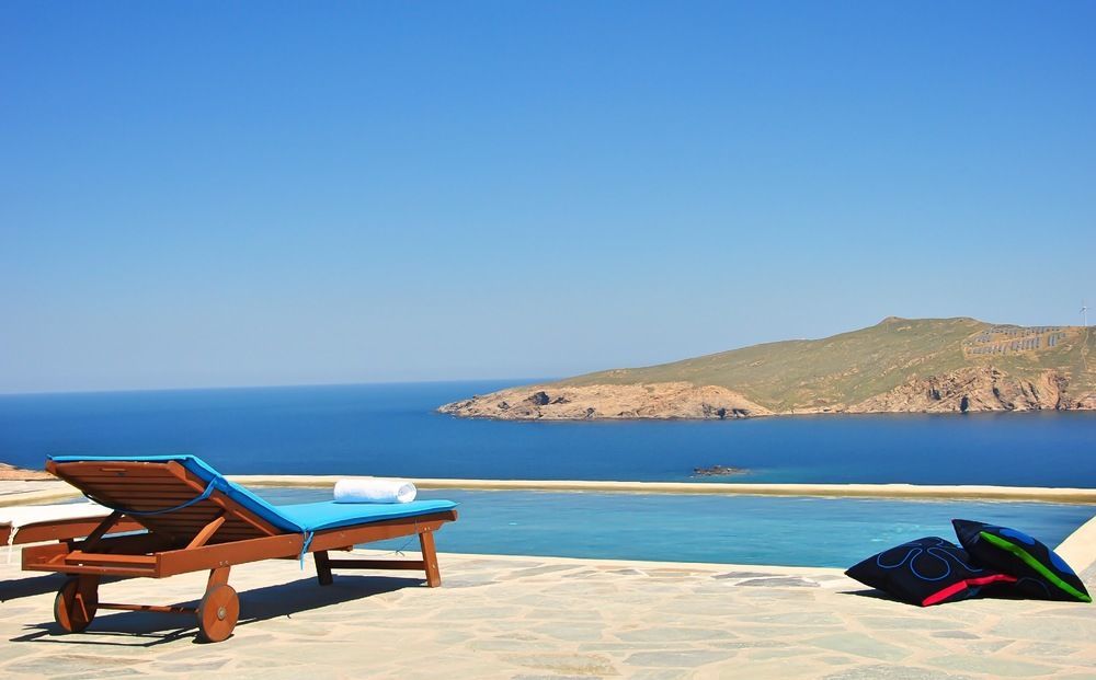 Alexander Mykonos *