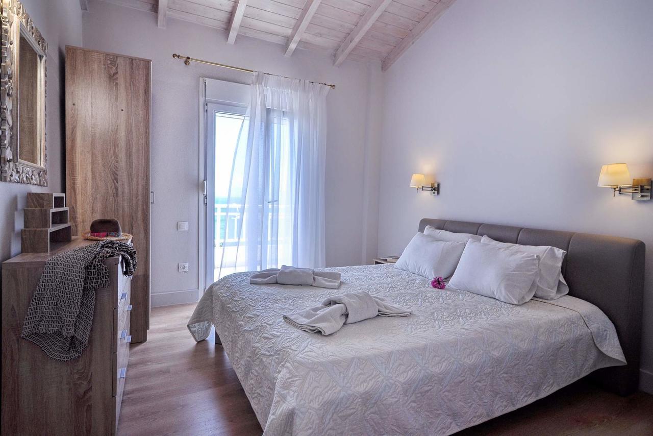 Veroniki Penthouse Deluxe * Agios Ioannis Peristeron (Corfu)