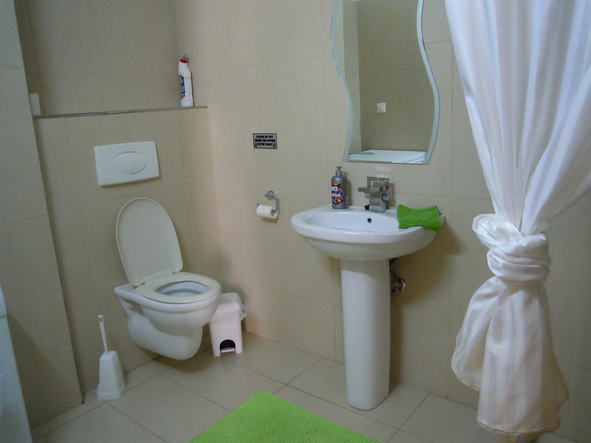 Apartment Petaloudes 2