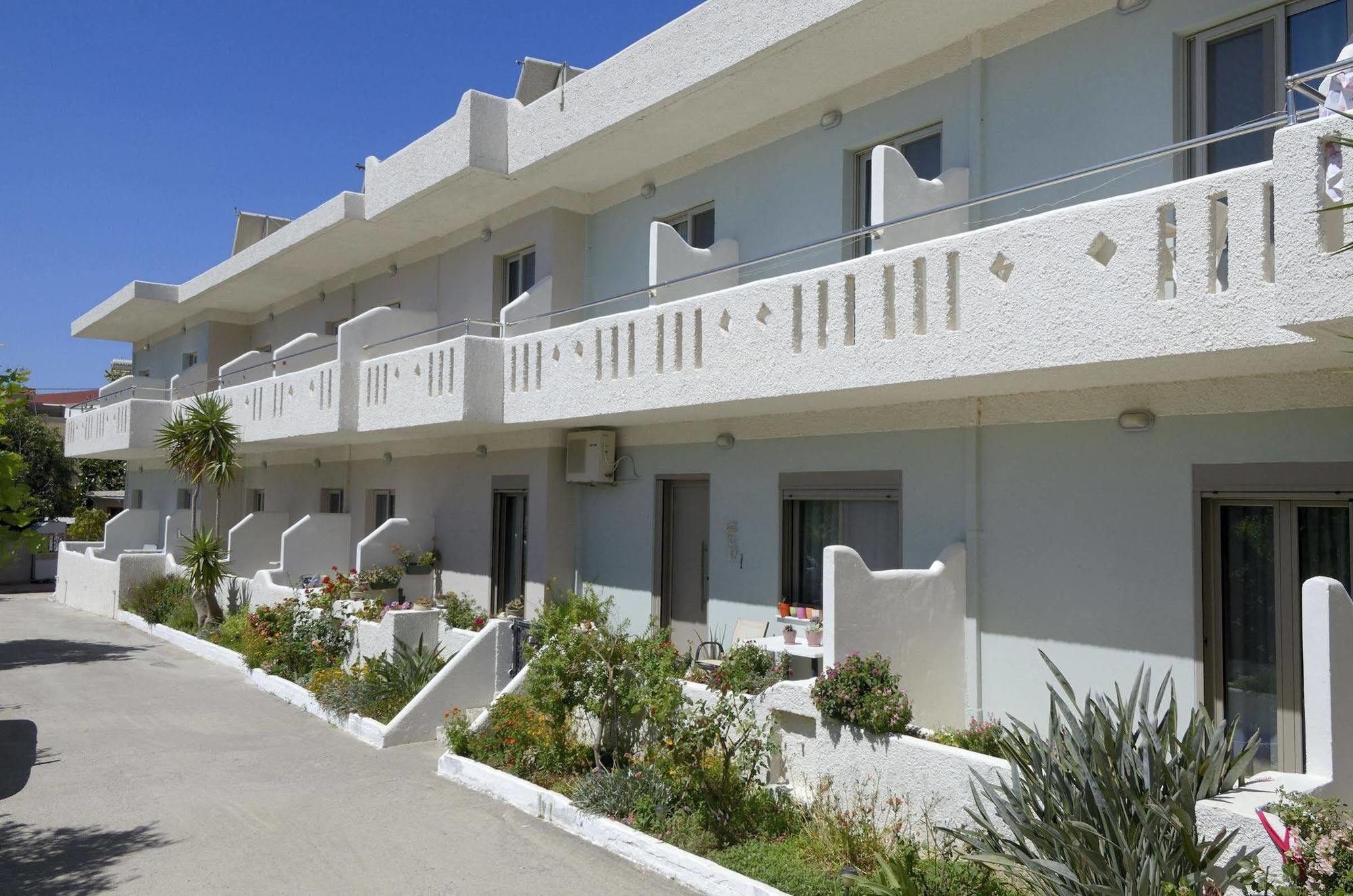 Aparthotel Costas & Chrysoula Plakias