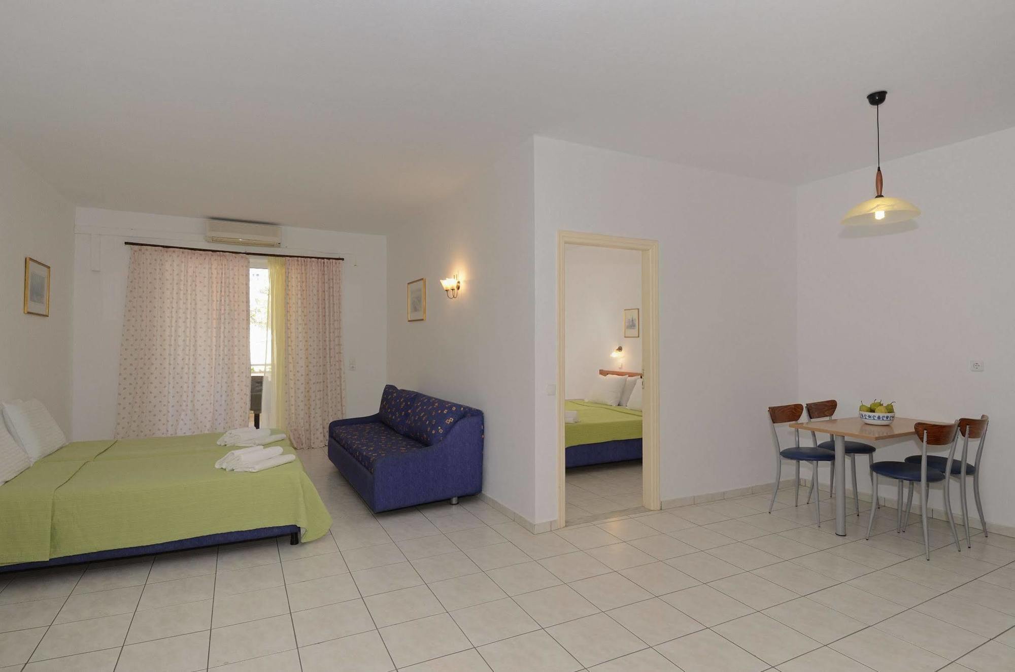 Aparthotel Costas & Chrysoula Plakias