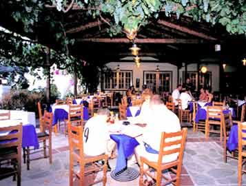 Caravos Hotel Koukounaries