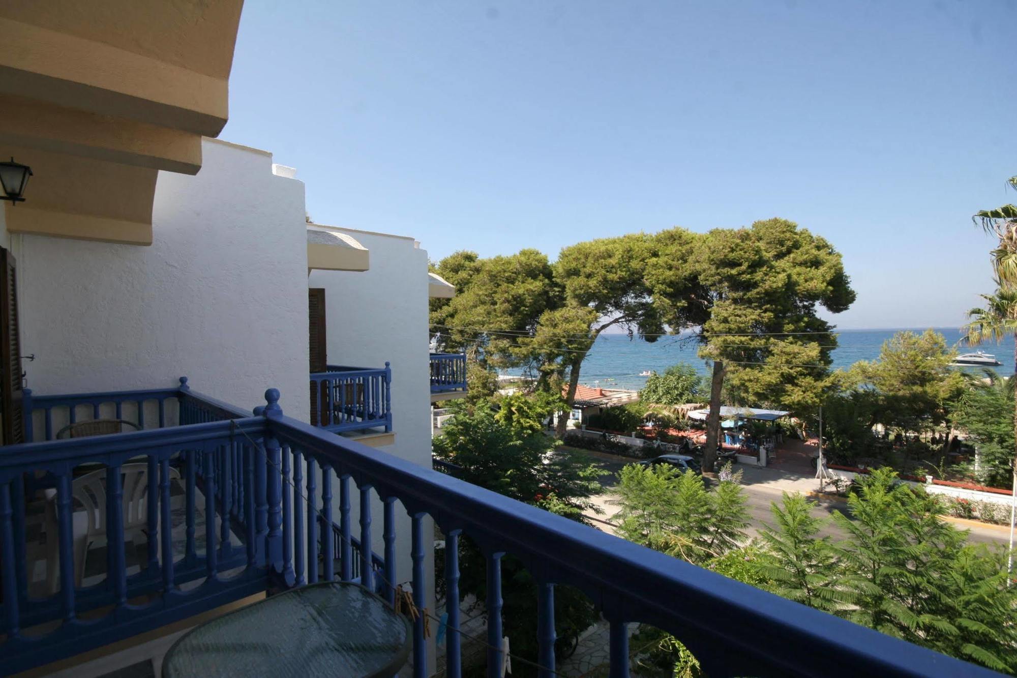Aparthotel Theodorou 3*
