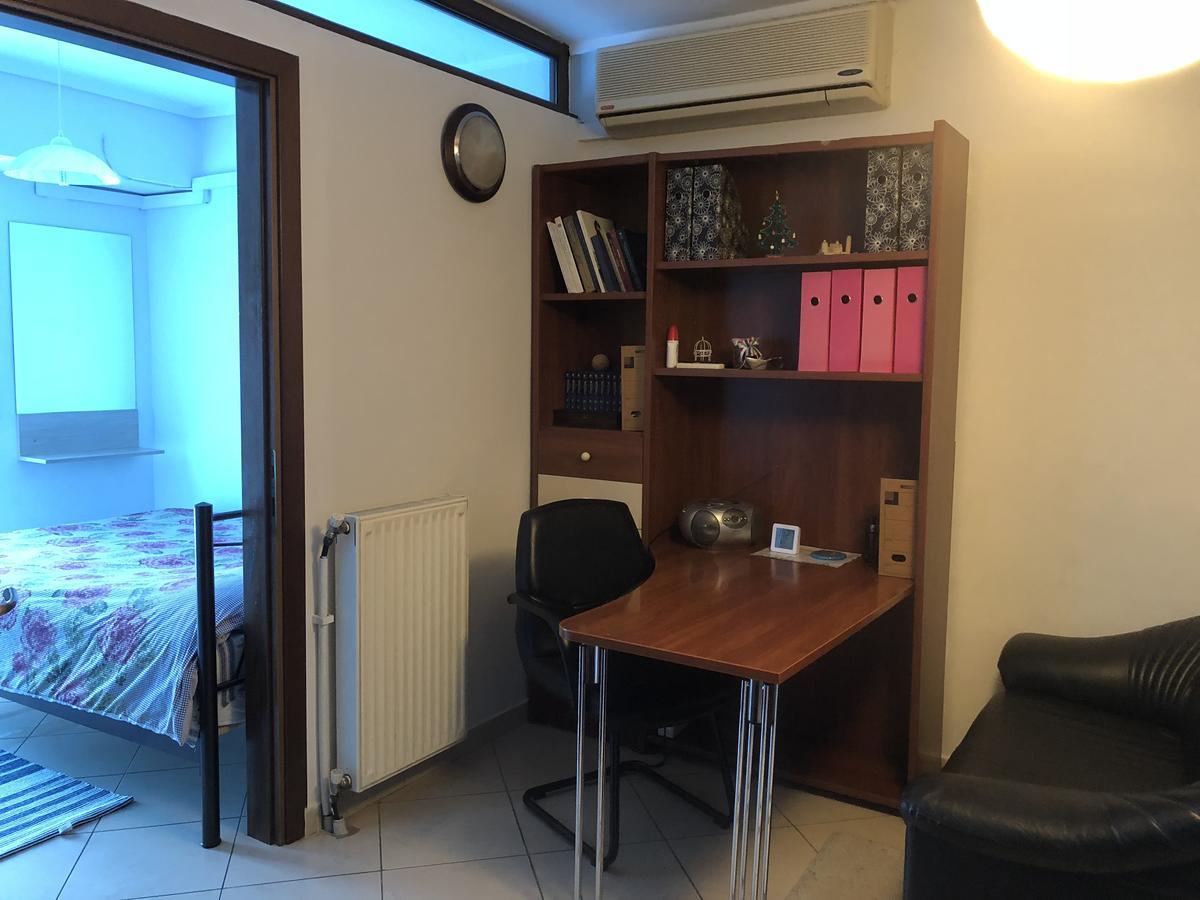 Office-studio Theoxaris