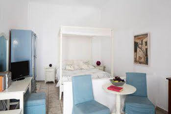Nonis Fira (Santorini)