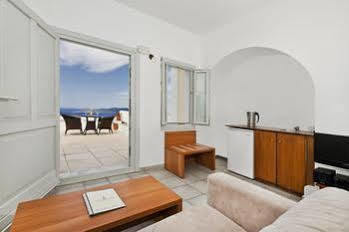 Nonis Apartment Fira (Santorini)