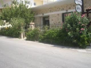 Guest house Hariklia Rent Zaros