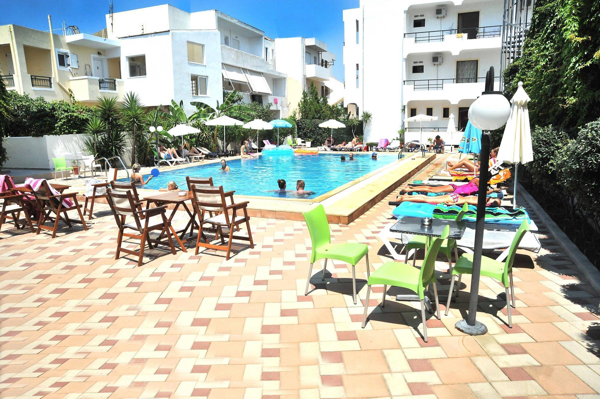 Aparthotel Santa Marina 2*