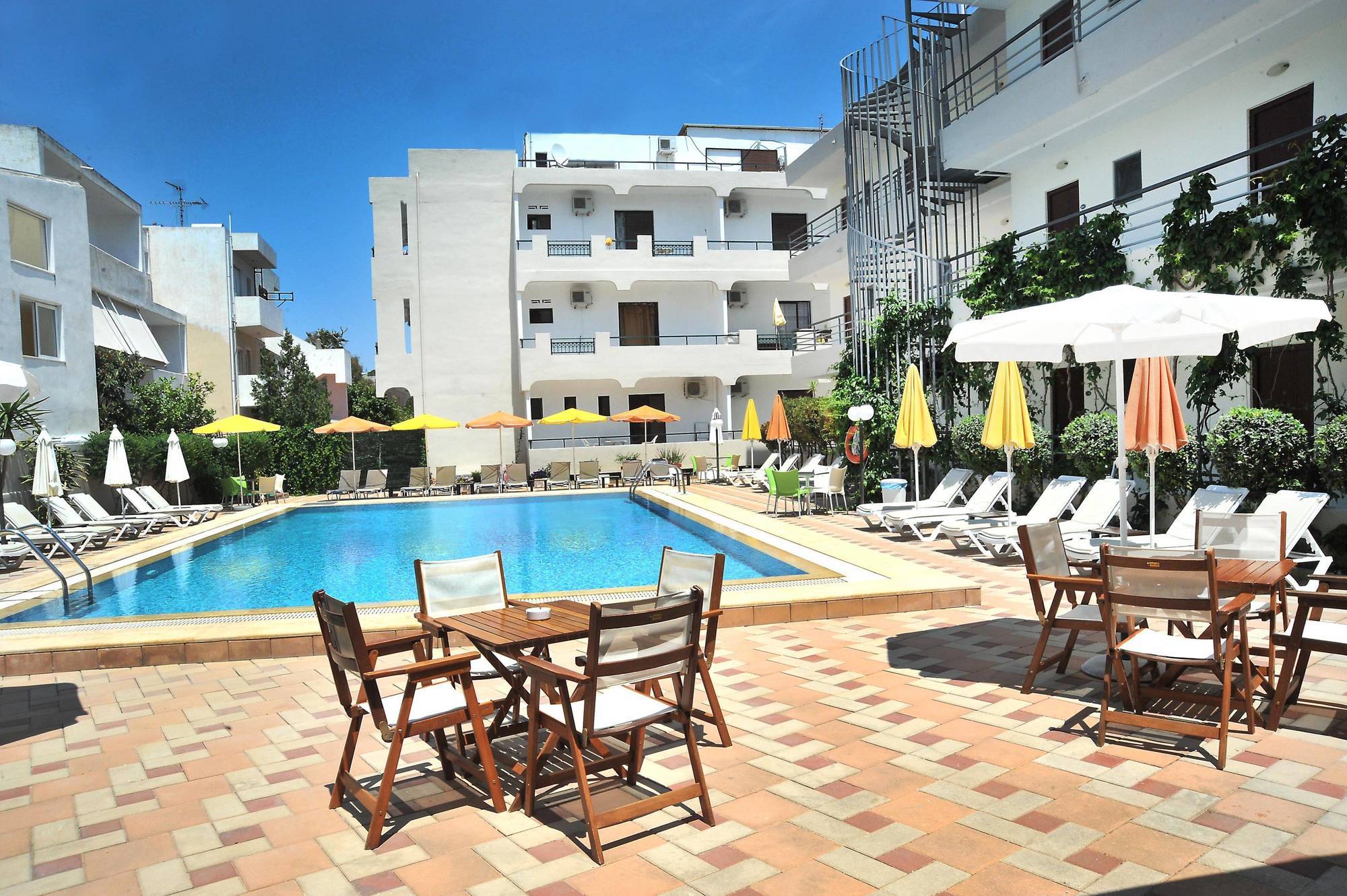 Santa Marina Aparthotel