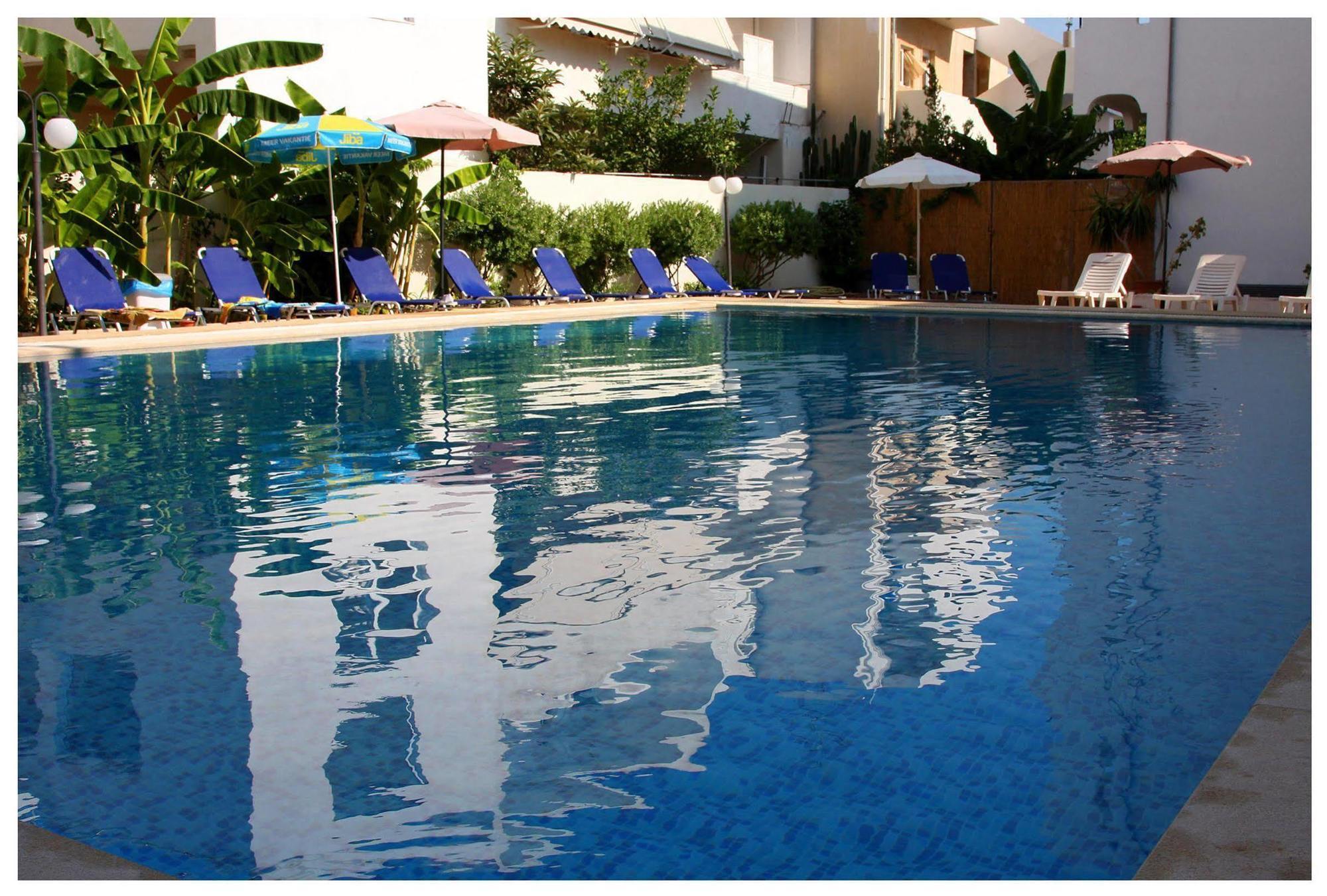 Aparthotel Santa Marina