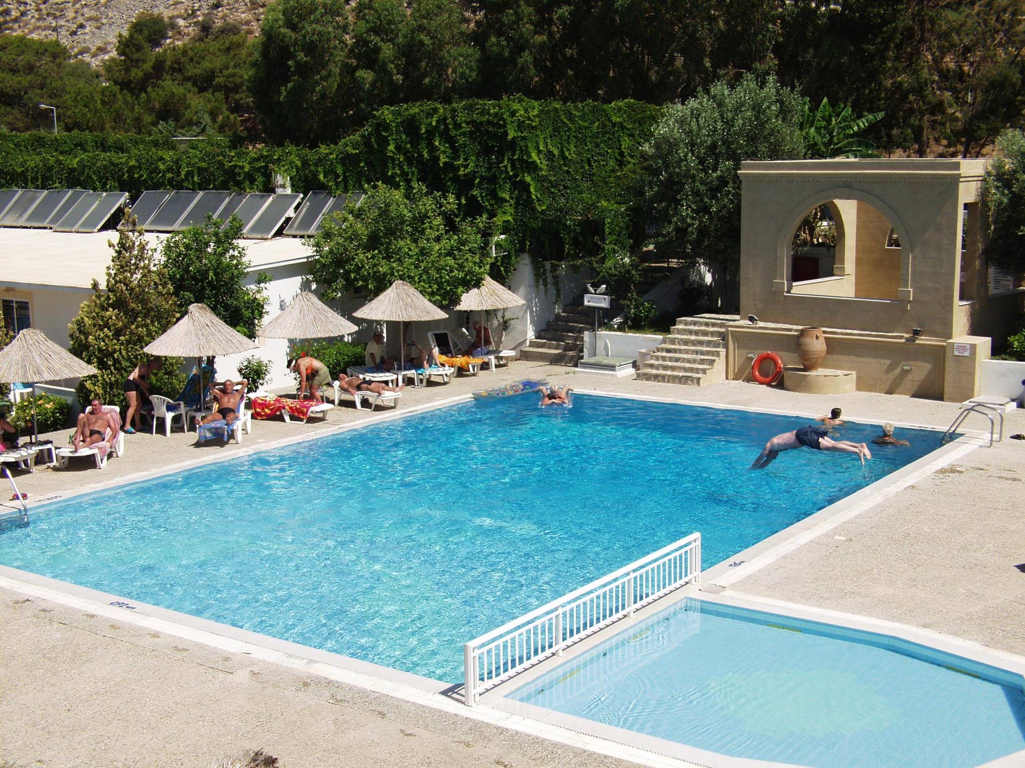 Ilyssion Hotel 2*