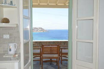 Panthea Aparthotel 2*