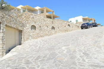 Panthea Aparthotel 2*