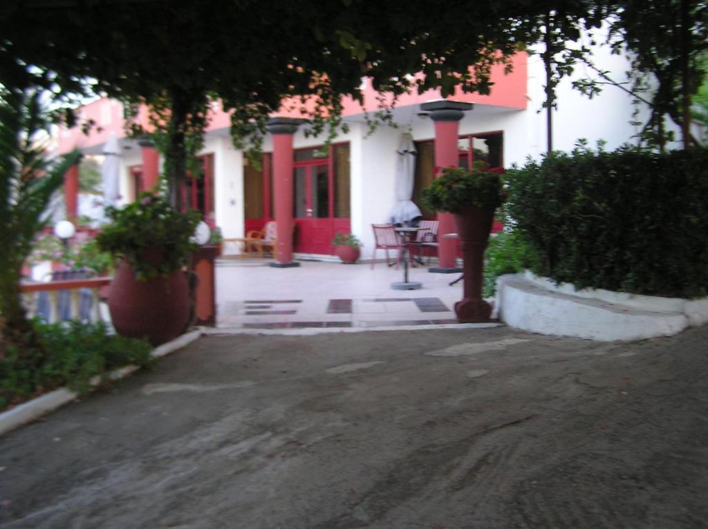 Knossos Aparthotel