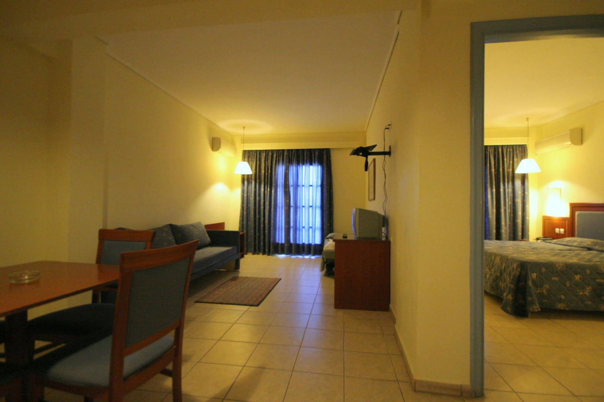 Aparthotel Theodorou
