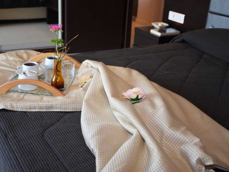 Aparthotel Kymothoe Elite