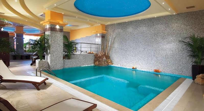 Alexandros Palace And Suites Hotel Nea Roda