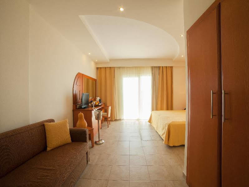 Hotel Alexandros Palace And Suites 5*